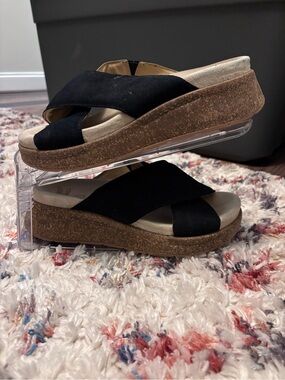 Dansko Women’s Black Crisscross Platform Sandals Size 39